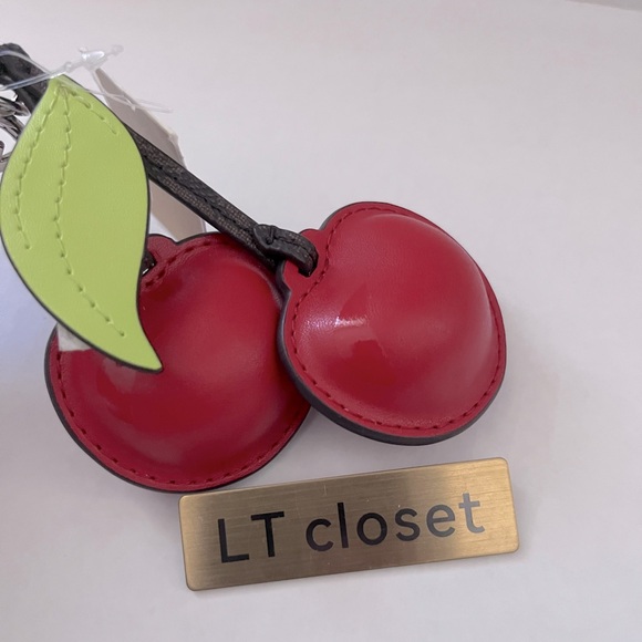 New Michael Kors Giftables Cherry Key Fob Bag Charm Key Ring Holder Bright Red - Picture 6 of 6